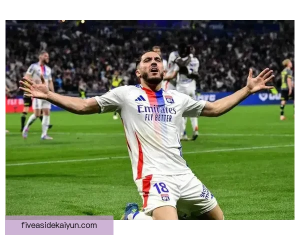 足球新星身价持续提升，引发市场热议和关注